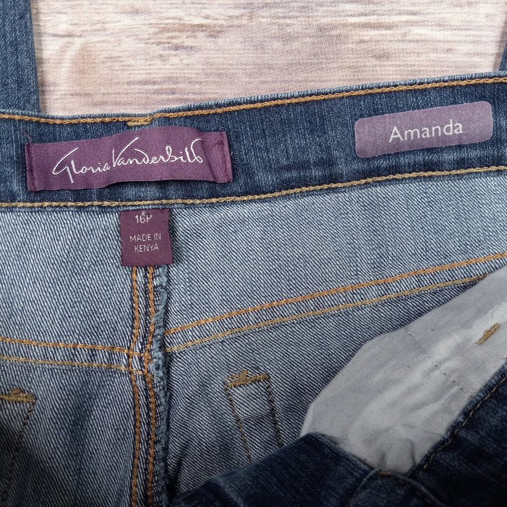 Gloria Vanderbilt 16P Amanda Jeans Tapered Leg Lightly Distressed - Picture 2 of 6